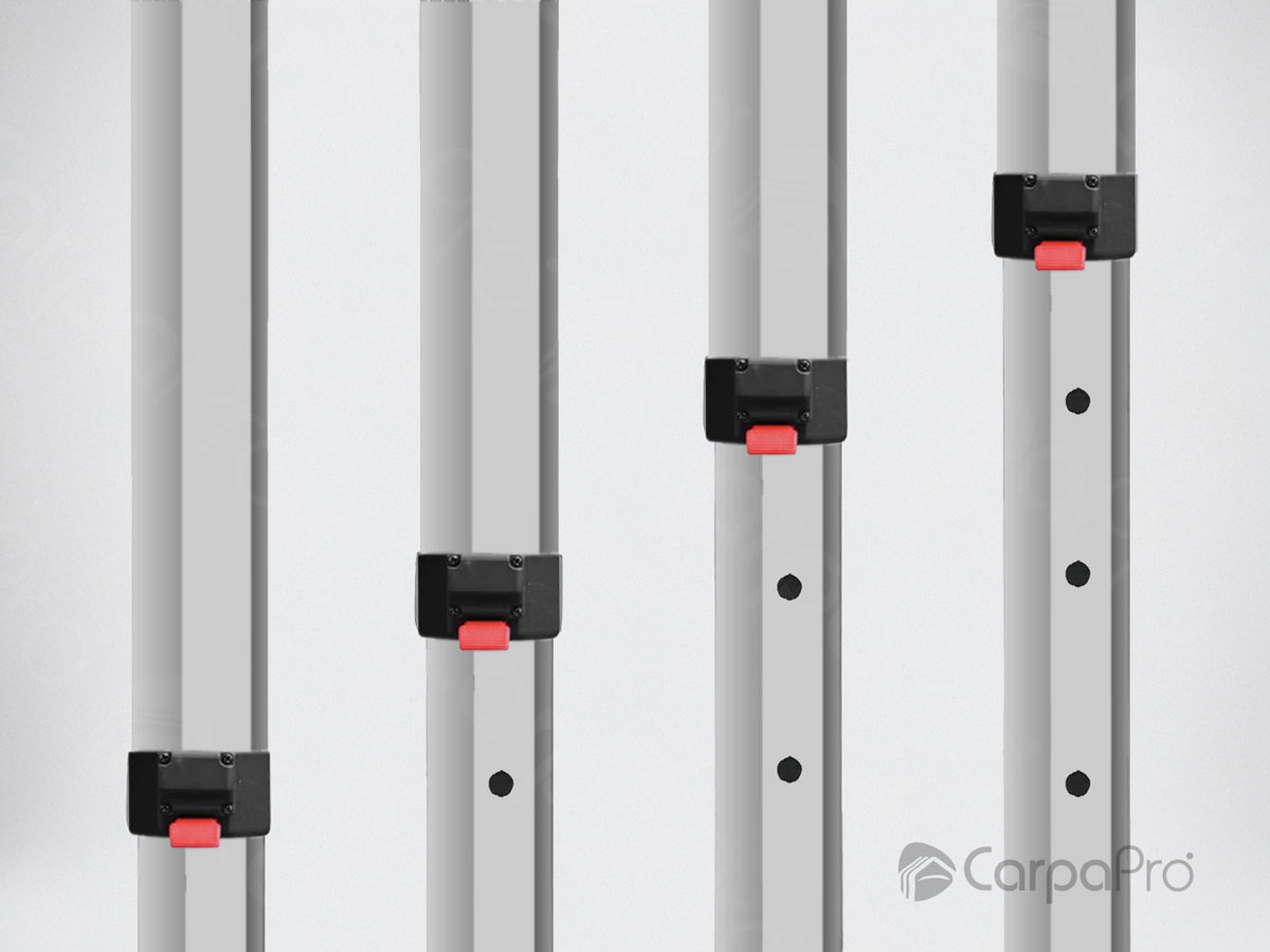 Detalle de pies telescópicos regulables de la carpa